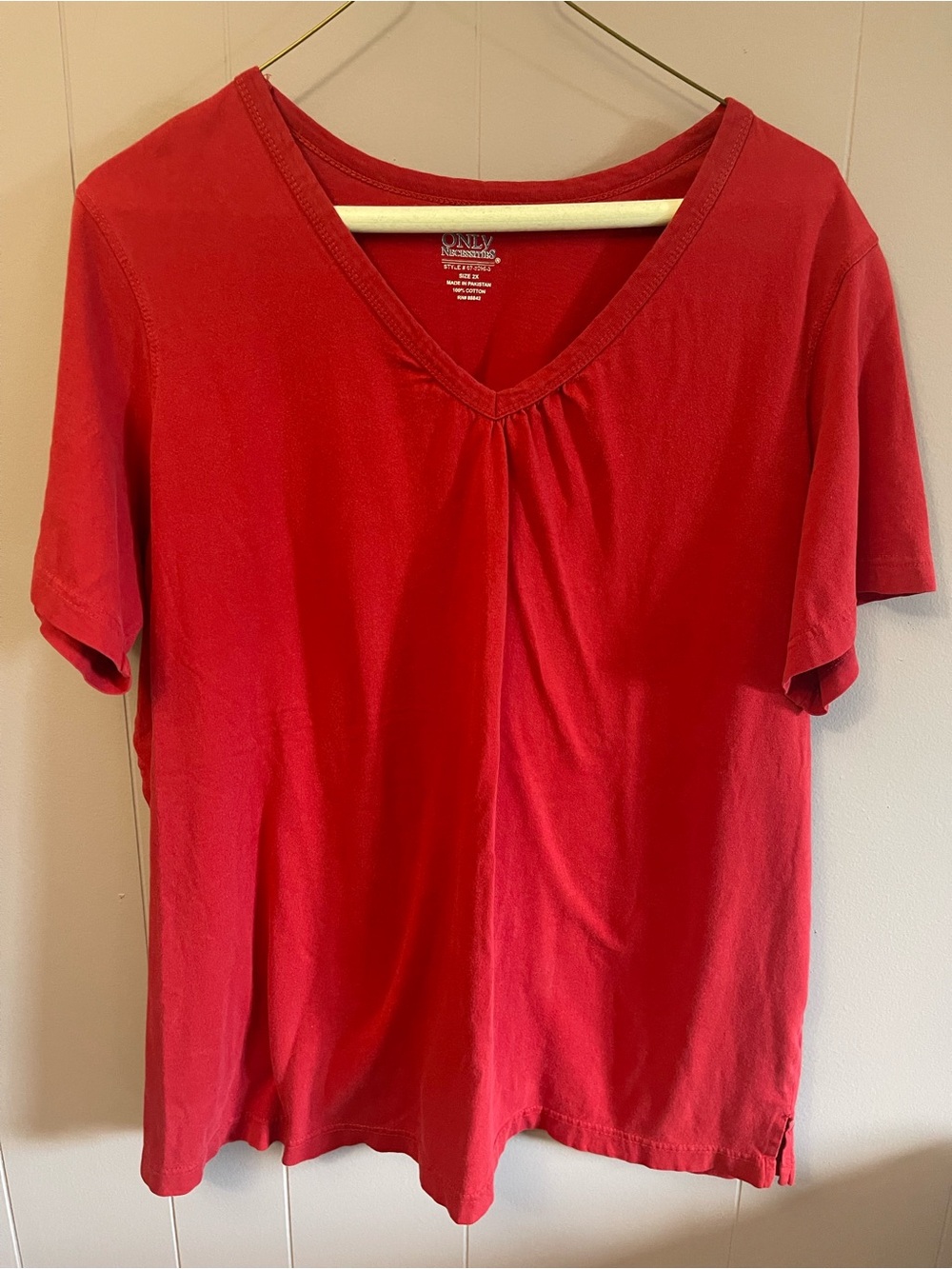 Only Women's Red V-Neck Short Sleeve Tee